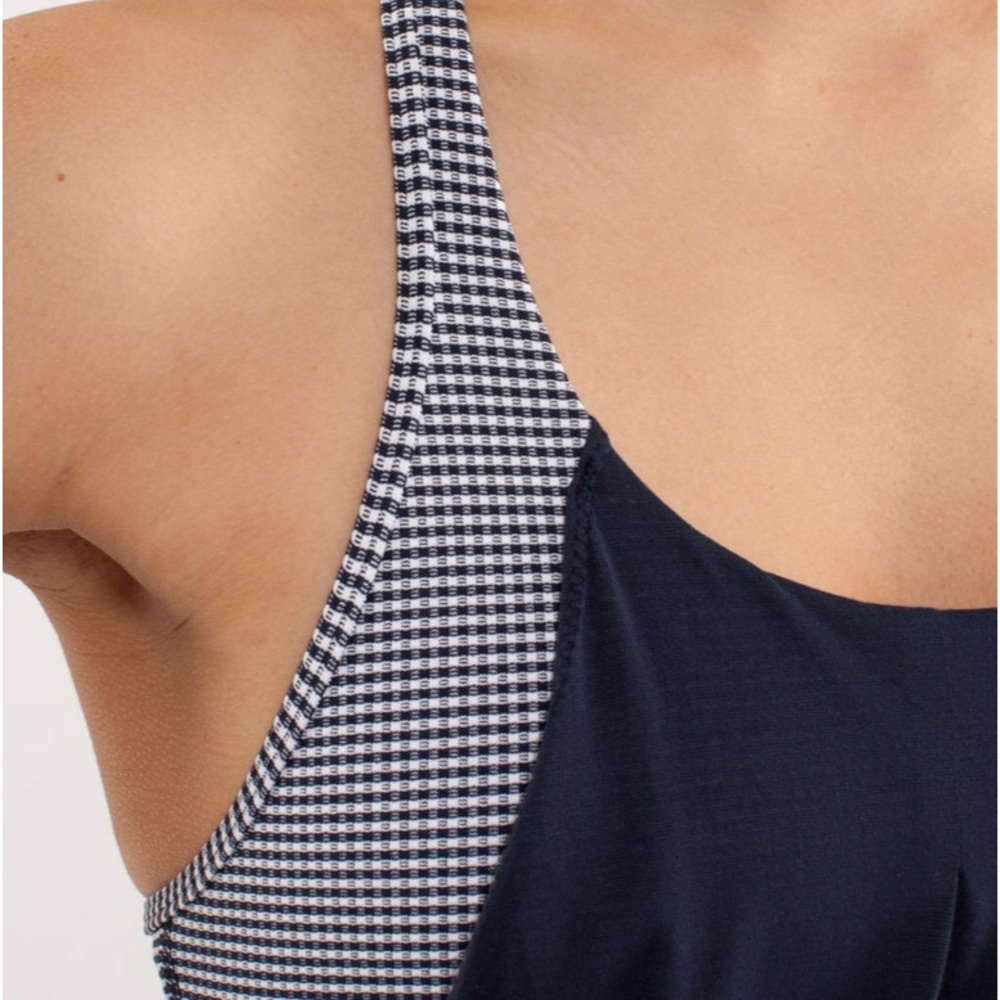 Lululemon practice freely tank - Picture 4 of 6